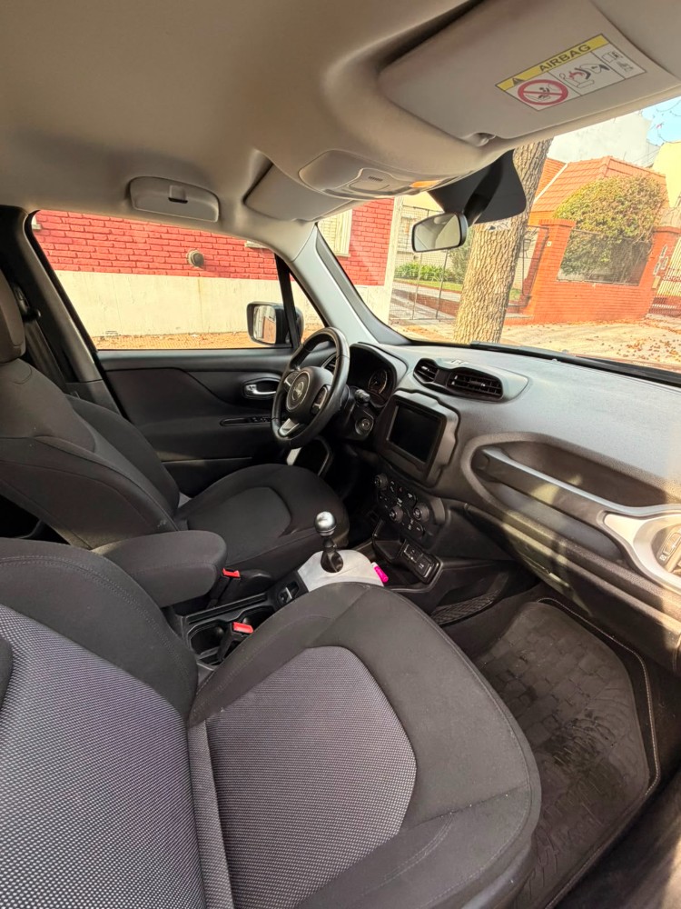 Jeep Renegade Sport — foto 10